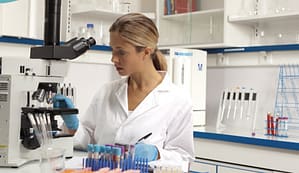 El Impacto del Agua en un Análisis de Calcio