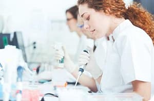 Uso de la actividad colinesterasa para el diagnóstico de intoxicaciones por insecticidas organofosforados y carbamatos